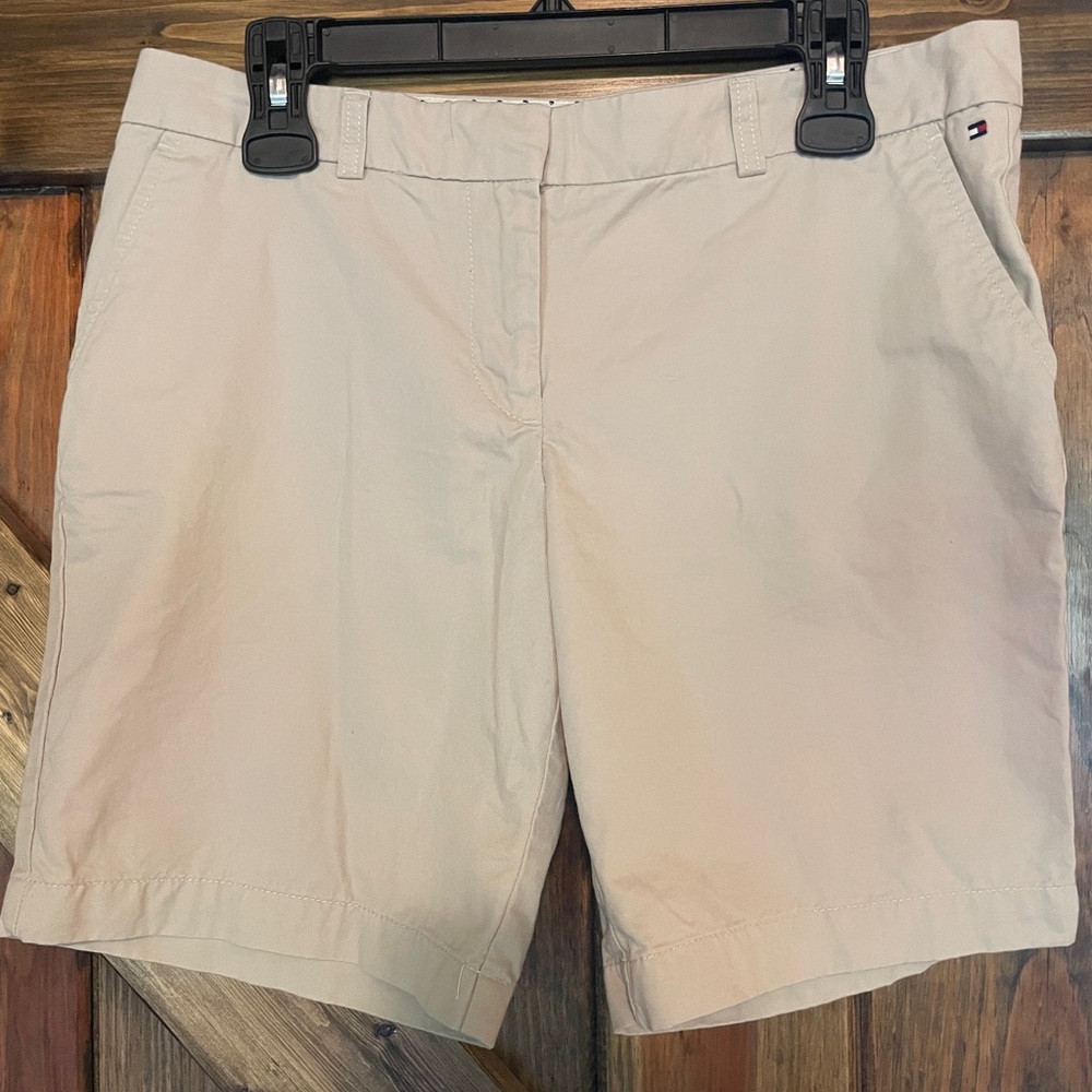 Tommy Hilfiger Women’s Bermuda shorts khaki